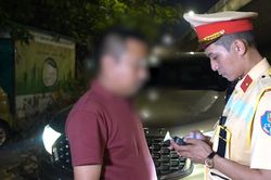 CSGT Hà Nội kiểm tra nồng độ cồn xuyên lễ