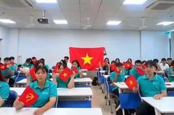 Mạng xã hội phủ đỏ cờ Tổ quốc