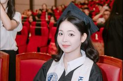 Ngày đi học, tối đi làm, nữ sinh Phú Thọ thành thủ khoa Luật