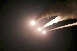 Mỹ tấn công Iran sau 1 tháng, Tehran đáp trả
