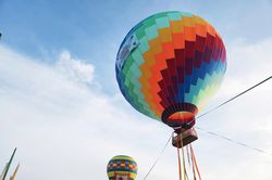 Xuất hiện quả khinh khí cầu du lịch lớn nhất Việt Nam ở miền Tây