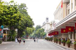 Phố phường Hà Nội, TP.HCM đỏ thắm sắc cờ dịp Quốc khánh 2/9
