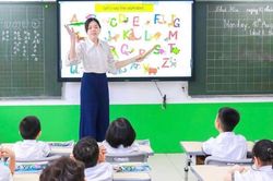 Đưa tiếng Anh thành môn bắt buộc từ lớp 1: Chuẩn bị kỹ nguồn lực