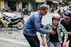 Cứu, giúp người bị tai nạn giao thông được hỗ trợ bao nhiêu tiền và cách nhận