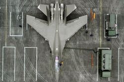 Tiêm kích J-16 Trung Quốc so tài Rafale Pháp tranh đoạt ngôi vị 'bá chủ bầu trời'