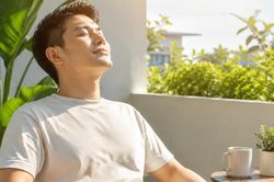 9 thói quen giúp ngủ ngon, cải thiện sức khỏe não bộ