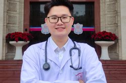 Cơ duyên đặc biệt phía sau ngôi vị thủ khoa nội trú Y học cổ truyền