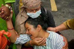 Hàng trăm người mắc kẹt trong các đường hầm thủy điện sau thảm họa lũ quét Nepal