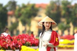 Những khoảnh khắc đẹp của người dân Thủ đô ở Quảng trường Ba Đình