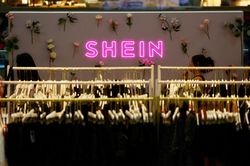 Điều gì khiến ngôi sao thời trang Shein mất 3/4 giá trị?