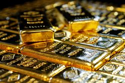 Giá vàng rung lắc, chuyên gia nói gì về xu hướng sắp tới?