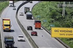 Phó Thủ tướng Thường trực Chính phủ yêu cầu rà soát, đánh giá kỹ quy định về khoảng cách an toàn trên cao tốc