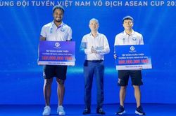Xuân Son và Văn Vĩ được thưởng 'nội bộ' 1 tỷ đồng