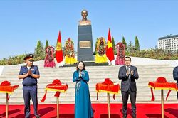Khánh thành Tượng đài Chủ tịch Hồ Chí Minh tại thủ đô Bishkek, Kyrgyzstan
