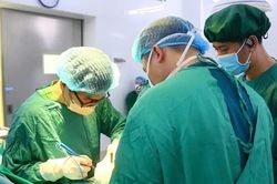 Cấp cứu thành công bệnh nhân vỡ u cơ mỡ mạch thận rất nguy kịch