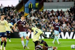Saka ghi bàn duy nhất giúp Arsenal hạ Aston Villa