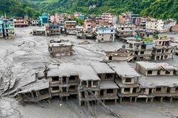 Cảnh báo lũ vào phút chót cứu hơn 900 học sinh Nepal