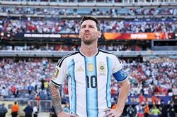 Lionel Messi tuyên bố giã từ đội tuyển quốc gia Argentina, khép lại một chương lịch sử