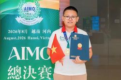 Nam sinh lớp 7 giành học bổng trị giá tiền tỉ
