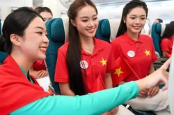 20 cô gái Hoa hậu Việt Nam đọ sắc với tiếp viên hãng hàng không quốc gia