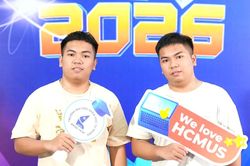 Anh em song sinh cùng được tuyển thẳng vào ngành học hot