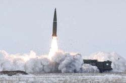 Không có lá chắn phòng thủ tên lửa, Ukraine săn lùng bệ phóng của Nga