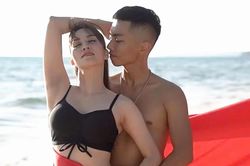 Khánh Thi - Phan Hiển nồng nàn bên biển, diva Mỹ Linh tập gym xuyên lễ