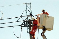Chủ động ứng phó mưa bão, bảo đảm cấp điện an toàn