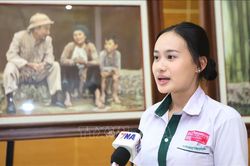 Sống động chân dung Chủ tịch Hồ Chí Minh qua những tác phẩm nghệ thuật tại Lào