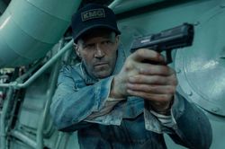 Phim Jason Statham có doanh thu ảm đạm tại phòng vé Việt