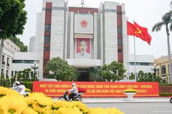 Phố phường Hà Nội rực rỡ cờ hoa chào mừng Quốc khánh 2/9
