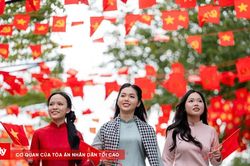 Núi Bà Đen nhuộm đỏ sắc cờ dịp Quốc khánh