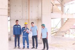 Giải bài toán thiếu cán bộ chuyên môn ở cơ sở