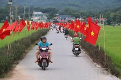 Vững bước dưới cờ Đảng