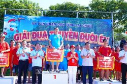 Sôi nổi Giải đua thuyền đuôi én