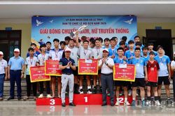 Sôi nổi giải bóng chuyền nam, nữ truyền thống xã Lệ Thủy
