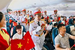 Sắc cờ, tiếng hát giữa trời dịp Quốc khánh