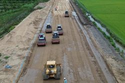 Nhộn nhịp công trường cao tốc Cao Lãnh - An Hữu, thi công xuyên lễ 2/9