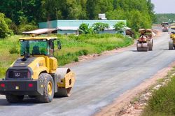 Kỹ sư, công nhân bám trụ xuyên lễ trên những tuyến giao thông kết nối sân bay Long Thành