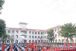 Trường THPT Kim Sơn B - Ninh Bình chính thức đổi tên thành Trường THPT Trần Đại Quang