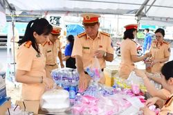 Lan tỏa hình ảnh đẹp về người chiến sĩ Công an Đồng Tháp