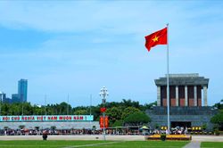 Hà Nội duy trì nắng nóng ban ngày mưa về chiều tối