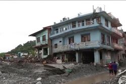 Nepal khôi phục đường sá, gần 300 công nhân được giải cứu