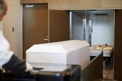 Giám đốc nhà tang lễ tiết lộ bí ẩn phía sau cánh cửa lò hỏa táng