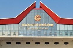 Phí 0 đồng và cuộc cạnh tranh hút luồng hàng qua biên giới