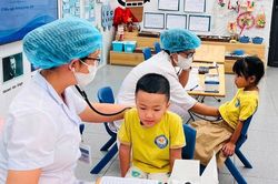 Trẻ dưới 6 tuổi được khám sức khỏe miễn phí thế nào?