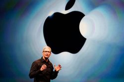 Tim Cook làm được gì sau 15 năm dẫn dắt Apple?