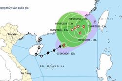 Bão số 5 liên tục thay đổi hướng di chuyển