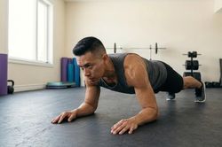 Plank có ảnh hưởng đến khớp? Ai nên thận trọng khi tập?