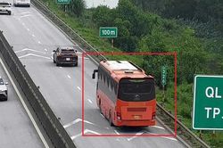 Phó Thủ tướng yêu cầu rà soát mức phạt, khoảng cách an toàn trên cao tốc